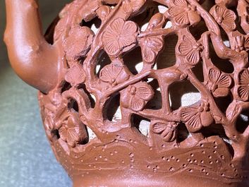 A Chinese reticulated Yixing stoneware teapot and cover, Kangxi